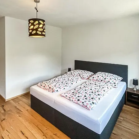 - Apartman Roppen
