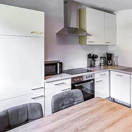 Apartman - *